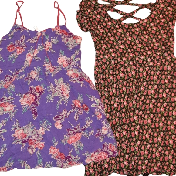 Bundle of 3 dresses - Picture 3 of 9